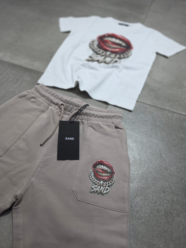 SAND 01