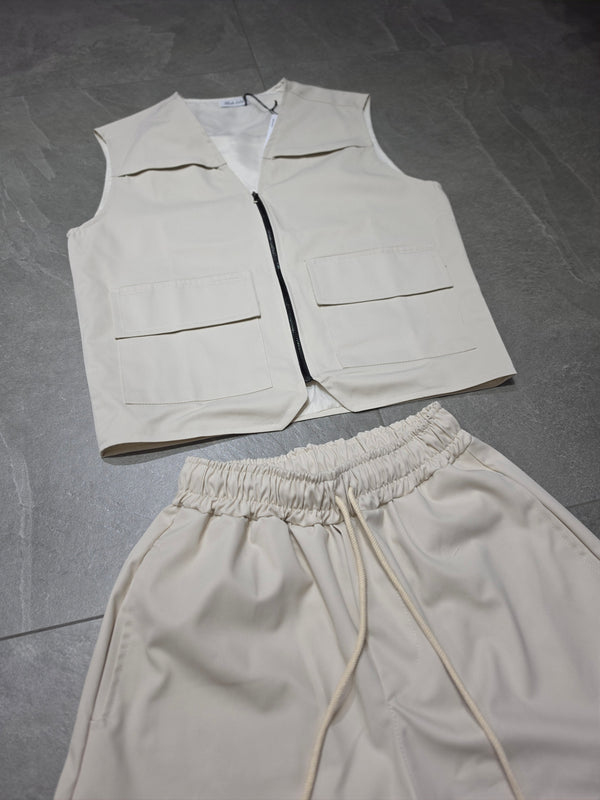 BLK SLEEVELESS